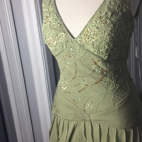 Evening/Prom Gown - Picture 4 of 5